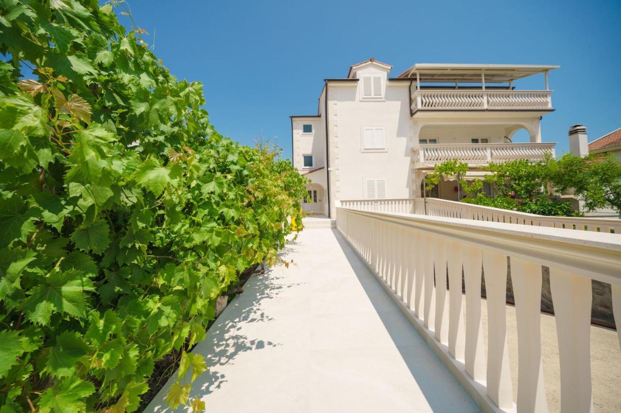 Villa Bianca Vodice Eksteriør billede
